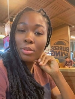 Leonie's profile, a single 28-year-old a woman in Douala