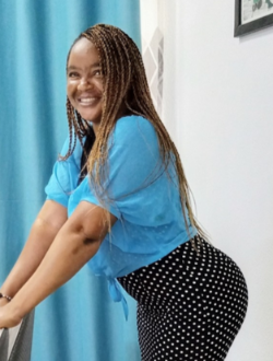 Fatima's profile, a single 34-year-old a woman in 1200 Logements