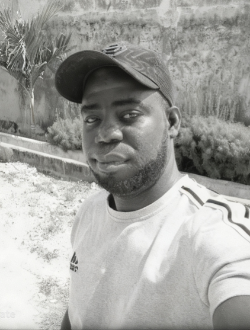 Ro's profile, a single 32-year-old a man in Libreville