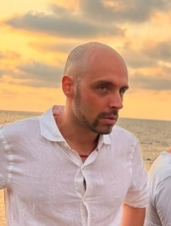 Victor's profile, a single 39-year-old a man in Casablanca