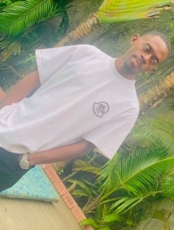 Arnaud Douglas's profile, a single 26-year-old a man in Yaoundé
