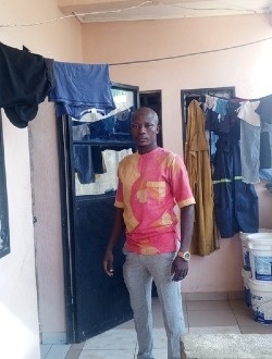Basile's profile, a single 38-year-old a man in Douala