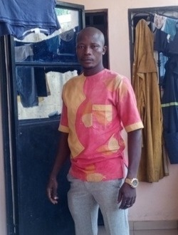 Basile's profile, a single 38-year-old a man in Douala