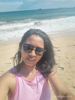 Niala's profile, a single 45-year-old a woman in 1ER Arrondissement