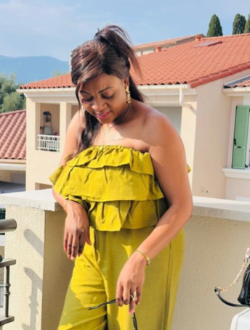 Flore's profile, a single 43-year-old a woman in Antibes
