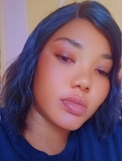 Adeline Ouraga's profile, a single 37-year-old a woman in Abidjan