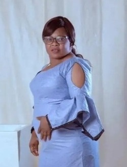 Grâce's profile, a single 38-year-old a woman in 'Açaçda
