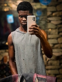 Dorchlin's profile, a single 21-year-old a man in Yopougon