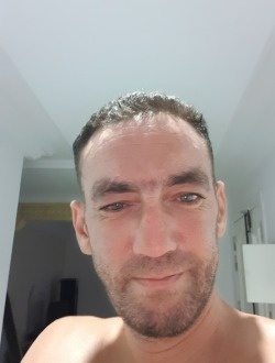 Malek's profile, a single 43-year-old a man in Dar Chabanne