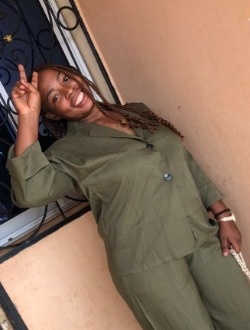 Verane's profile, a single 27-year-old a woman in Nkourom-Centre