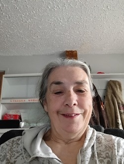 Perfil de Marie, una mujer soltero(a) de 70 años en Saint-Camille