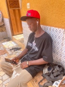 Aziz's profile, a single 18-year-old a man in San-Pédro
