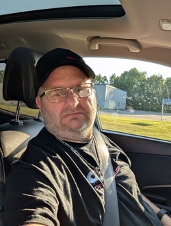 Patrick's profile, a single 51-year-old a man in Donnacona