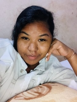 Dovienne's profile, a single 27-year-old a woman in Aborano