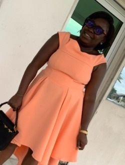 Anne's profile, a single 32-year-old a woman in Douala