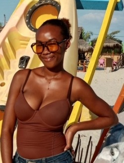 Felicia's profile, a single 21-year-old a woman in Besavoa-Morondava