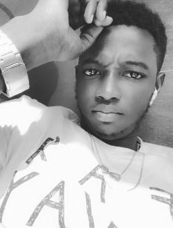 Papi's profile, a single 32-year-old a man in Dakar