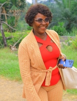 Stelle's profile, a single 52-year-old a woman in Libreville