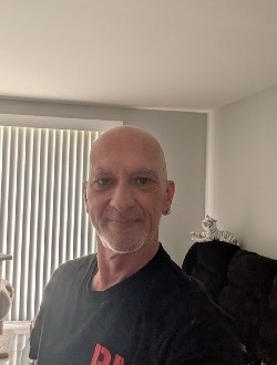 Guy's profile, a single 62-year-old a man in Saint-Georges