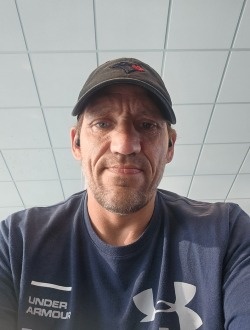 Yannick's profile, a single 46-year-old a man in Yellowknife