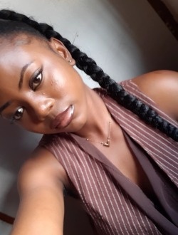 Marinna's profile, a single 23-year-old a woman in Yaoundé