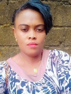 Viviane's profile, a single 40-year-old a woman in Douala