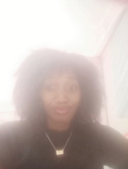 Romina's profile, a single 27-year-old a woman in 1ER Arrondissement