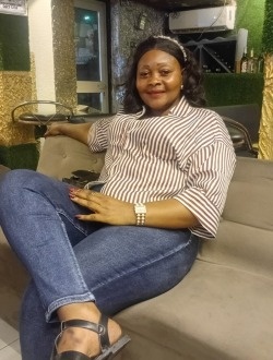 Yvette's profile, a single 39-year-old a woman in Douala