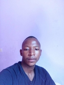Raphaël's profile, a single 29-year-old a man in Douala