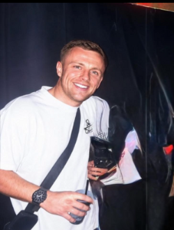 Sam's profile, a single 29-year-old a man in Glasgow