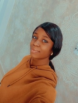 Adorante's profile, a single 24-year-old a woman in Émana