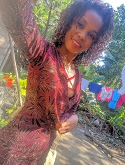 Tinah's profile, a single 28-year-old a woman in Sainte-Marie