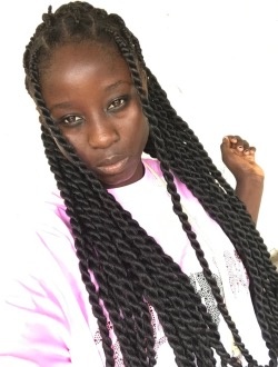 Gladys's profile, a single 24-year-old a woman in Douala