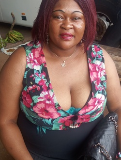 Anne's profile, a single 40-year-old a woman in Ébolowa