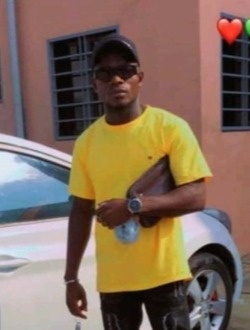 Lorenzo Garcia's profile, a single 37-year-old a man in Abidjan