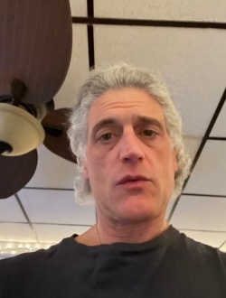 Mark's profile, a single 59-year-old a man in Warwick