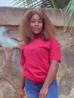Gabrielle's profile, a single 23-year-old a woman in Yaoundé