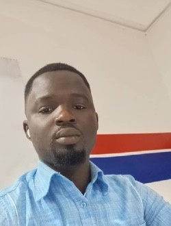Demos's profile, a single 31-year-old a man in San-Pédro