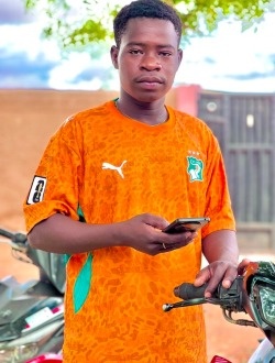 Clément's profile, a single 26-year-old a man in Ouagadougou