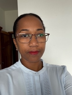 Laura's profile, a single 38-year-old a woman in Antananarivo