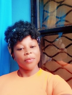 Nina's profile, a single 30-year-old a woman in Abou