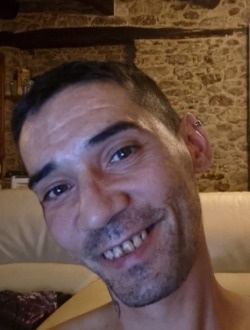 Leven's profile, a single 39-year-old a man in Pradinas
