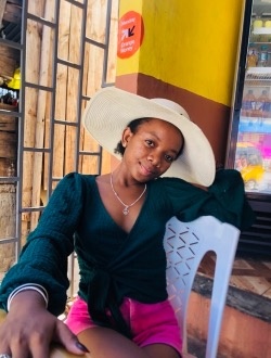 Ninah's profile, a single 22-year-old a woman in Mahajamba