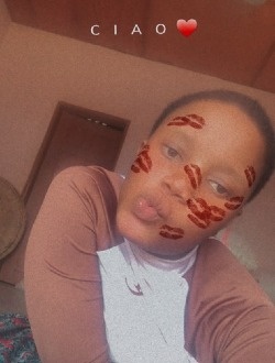 Nora's profile, a single 21-year-old a woman in Cotonou