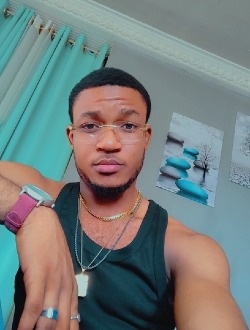 Martin's profile, a single 21-year-old a man in Yaoundé