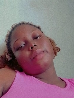 Lara's profile, a single 20-year-old a woman in Cotonou