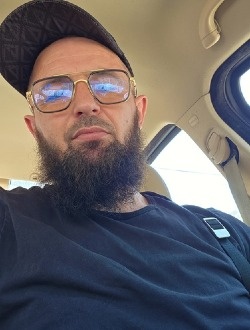 Rahim's profile, a single 43-year-old a man in Brest