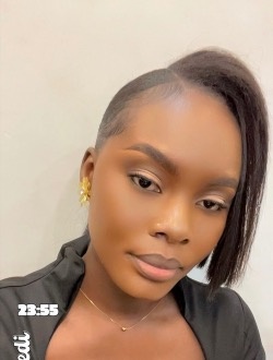 Esther's profile, a single 24-year-old a woman in Kinshasa