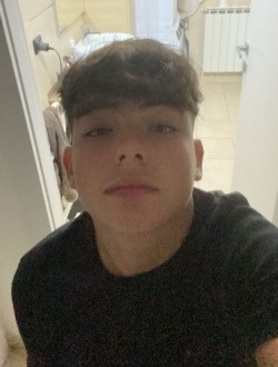 Gio's profile, a single 21-year-old a man in Milano