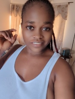 Chloe's profile, a single 35-year-old a woman in Douala